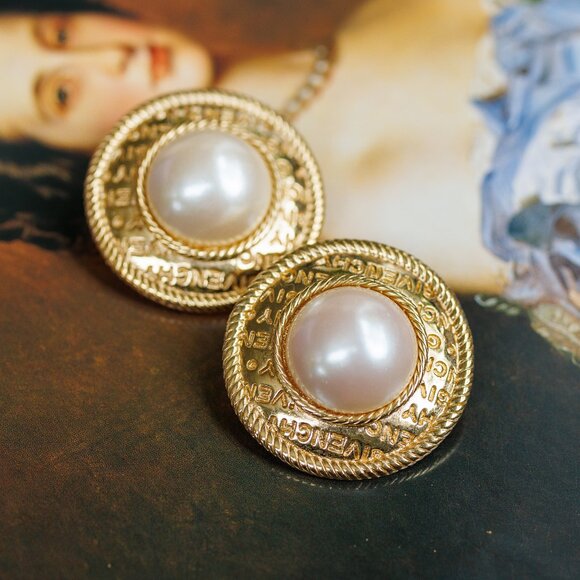 SOLD Givenchy Chunky Logo Clip-on Earrings - Picture 1 of 4